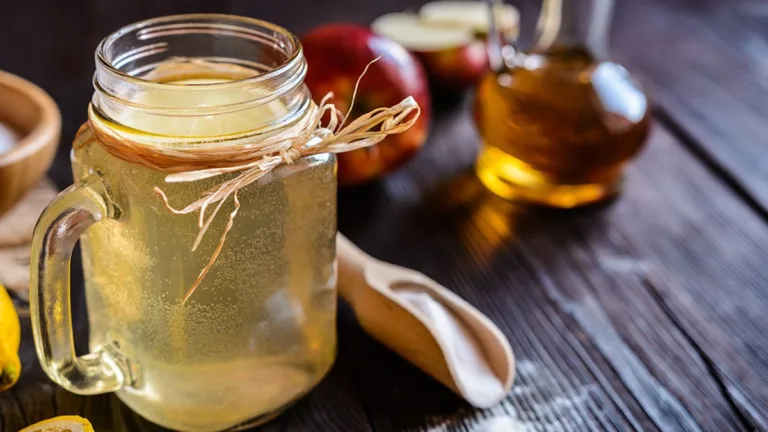 Chá de maçã com alho ajuda a elevar a imunidade e limpar as artérias