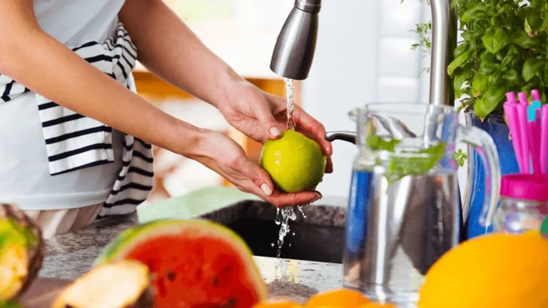 5 formas de retirar agrotóxico das frutas e verduras