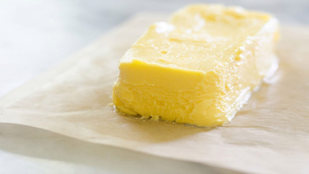 Trazemos uma receita com apenas três ingredientes de manteiga caseira no liquidificador que vai te ajudar a se alimentar de forma mais saudável.