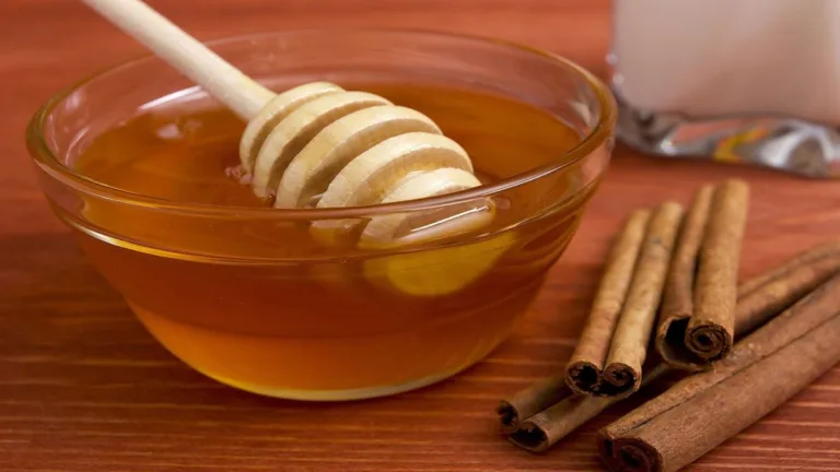 Mistura de mel e canela fortalece coração, imunidade e trata 20 doenças