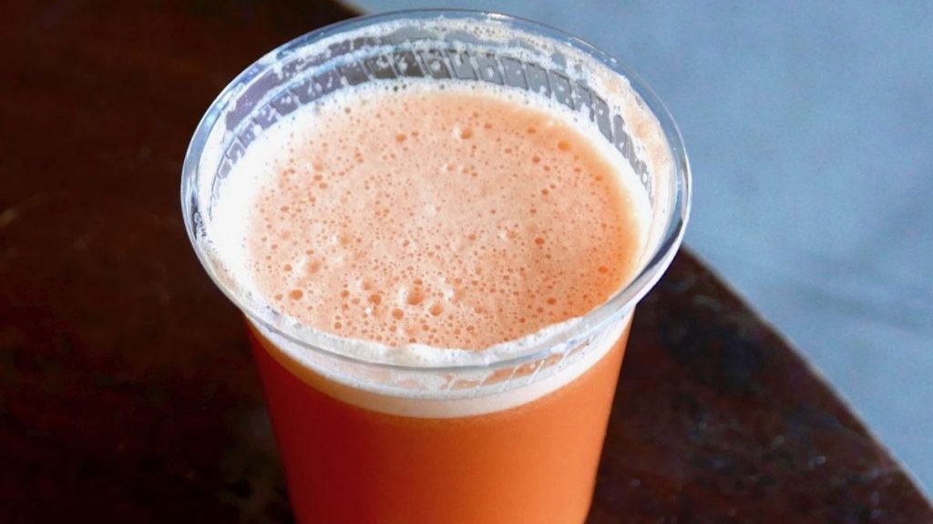 Bebida caseira recupera a imunidade e pode ser preparada em minutos com alimentos naturais como beterraba, mel, laranja, cenoura, maçã e limão.